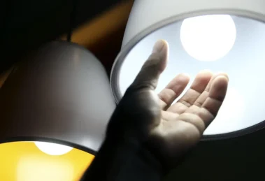 conta-de-energia-sofre-mudanca-no-ceara-a-partir-de-abril;-veja-o-que-muda-na-fatura