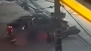 adolescentes-pulam-de-carro-em-movimento-e-homem-e-preso-apos-fuga-em-fortaleza